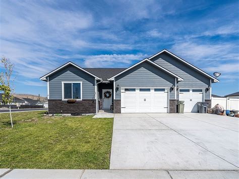 <b>Zillow</b> has 35 photos of this $481,435 3 beds, 2 baths, 1,912 Square Feet single family home located at 1122 7th Avenue NE, <b>Ephrata</b>, <b>WA</b> 98823 built in 2023. . Zillow ephrata wa